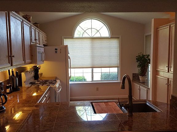 5th image of 2740 Eureka Dr