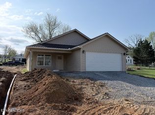2528 E Clark Ave, Maryville, TN 37804