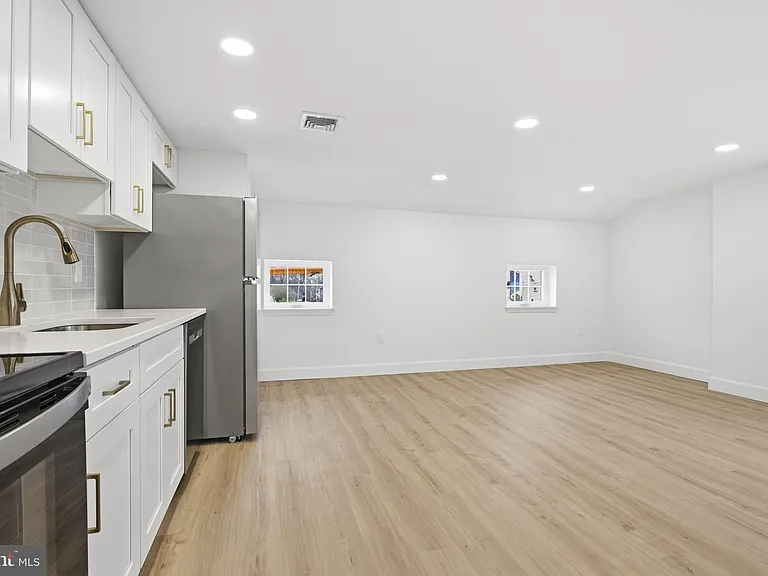 100 W Front St #3A — Photo 2