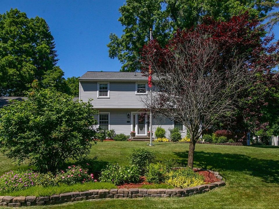 1st image of 110 Oakwood Dr