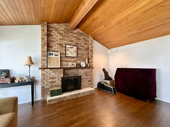 4th image of 5146 Hollywood Dr