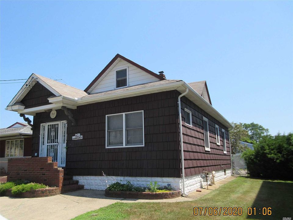 150 Vespucci Ave, Copiague, NY 11726 Zillow