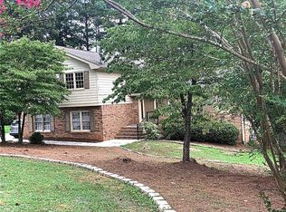 915 Bradford Ct, Lilburn, GA 30047