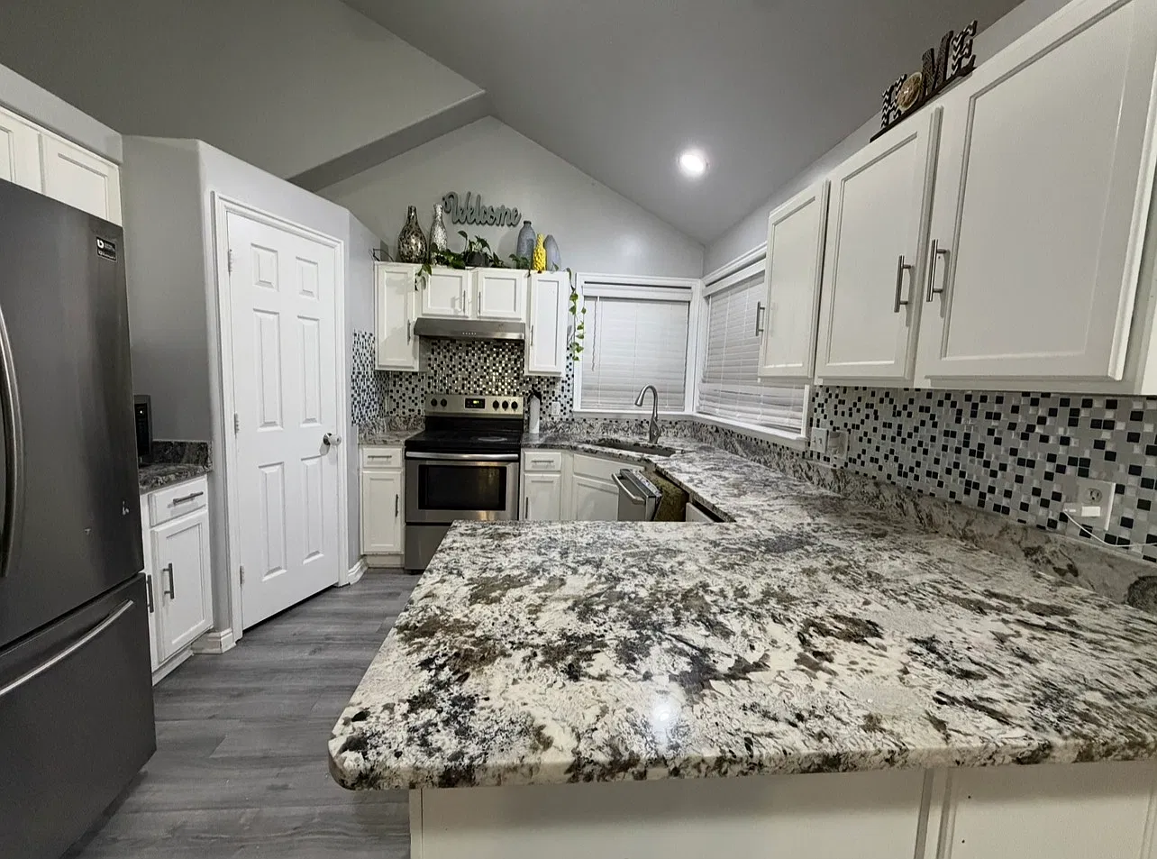 5 bed, 2074 sqft, $2,900 — Photo 4