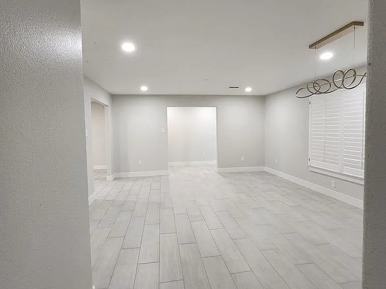 3300 Durant Dr — Photo 4
