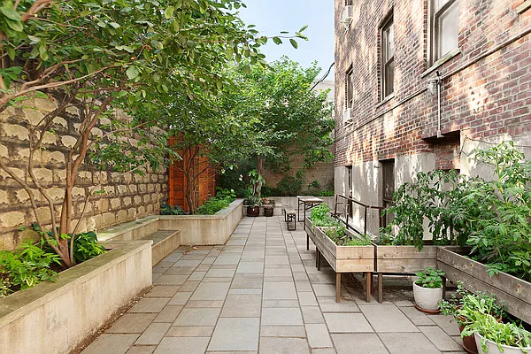 Sold by Douglas Elliman | media 10