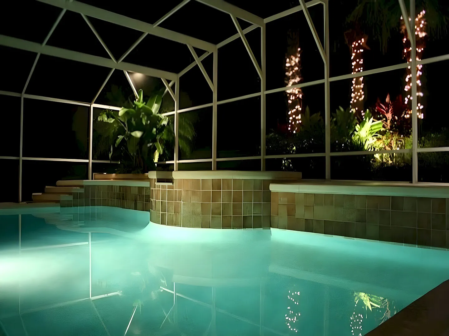 Fairytale 4BD Gorgeous Pool Home in Gated Com — Photo 1