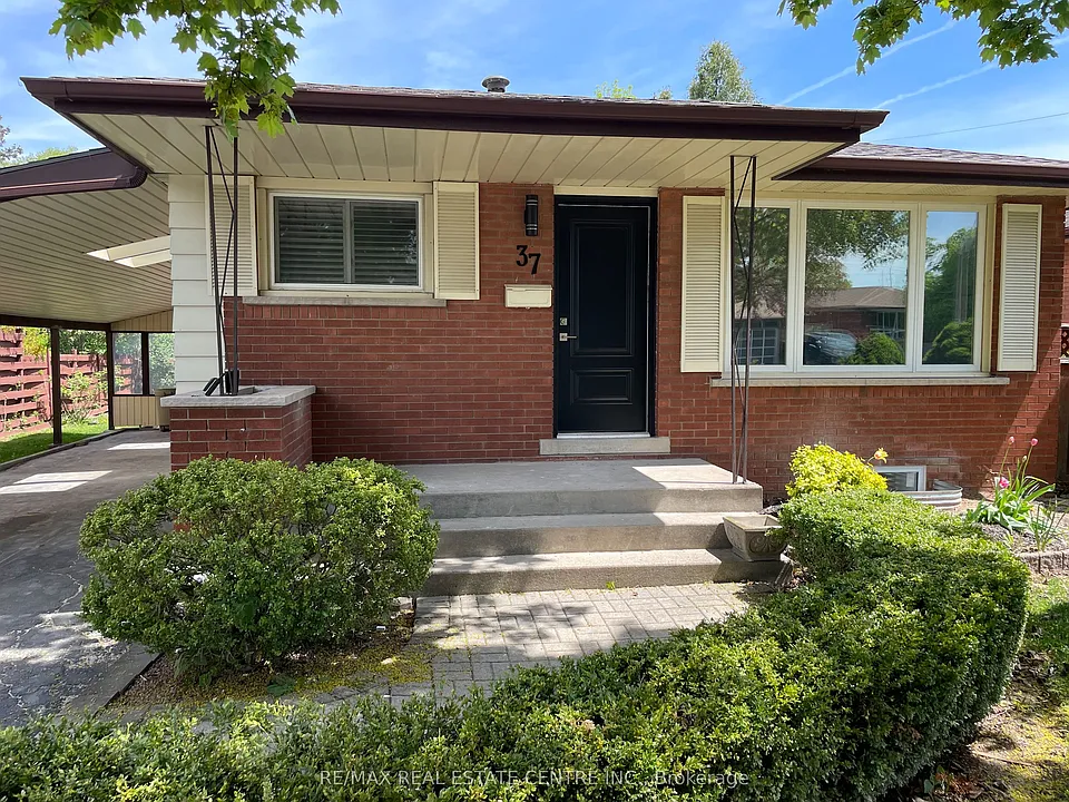 37 Goldfinch Rd #UPPER
