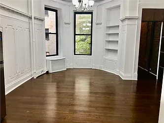 Rented by R New York