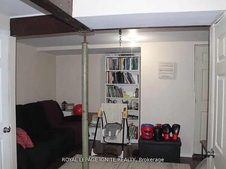 500 Grey St #D — Photo 26