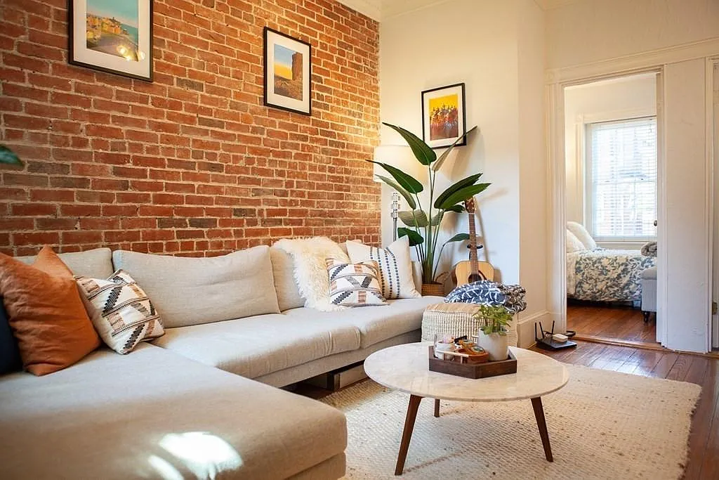 Building Photo - 42 Anderson St #4