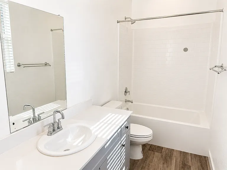 2806 N Applegate Ave — Photo 11