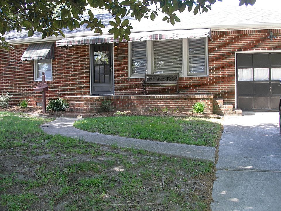 1st image of 1121 Leland Cir