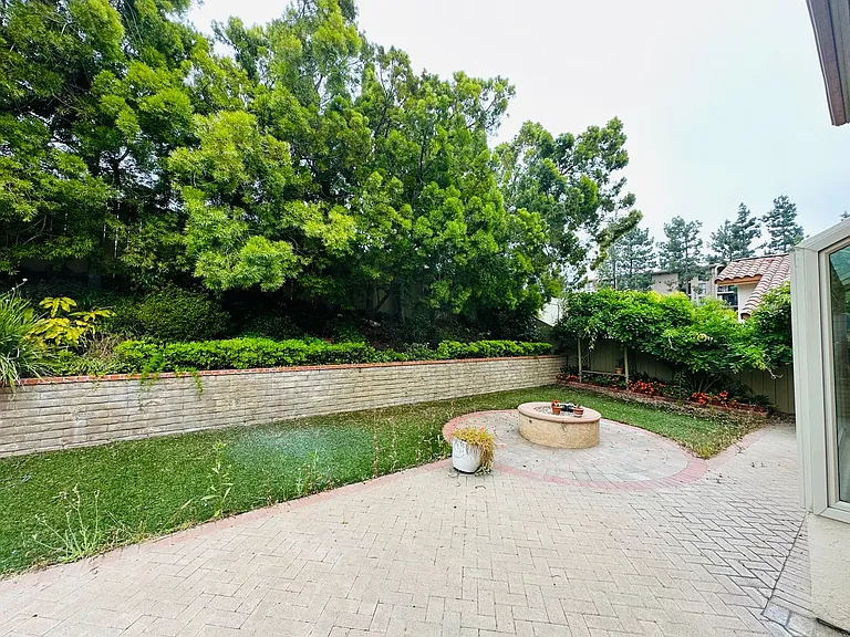 6635 Soaring Dr — Photo 52