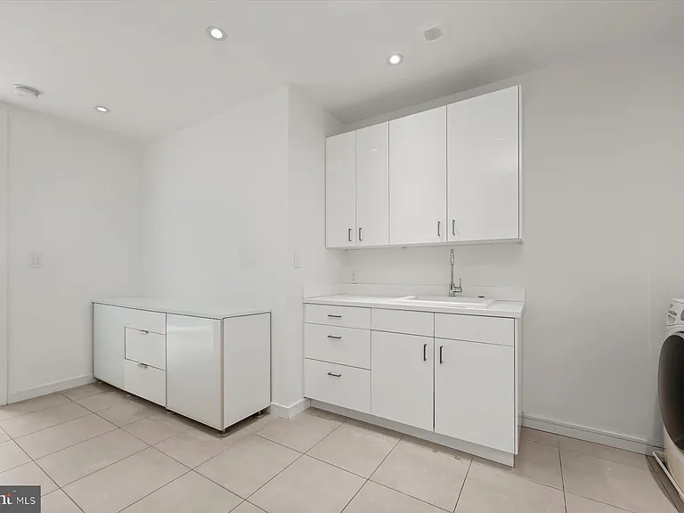 100 Harborview Dr #1901 — Photo 37