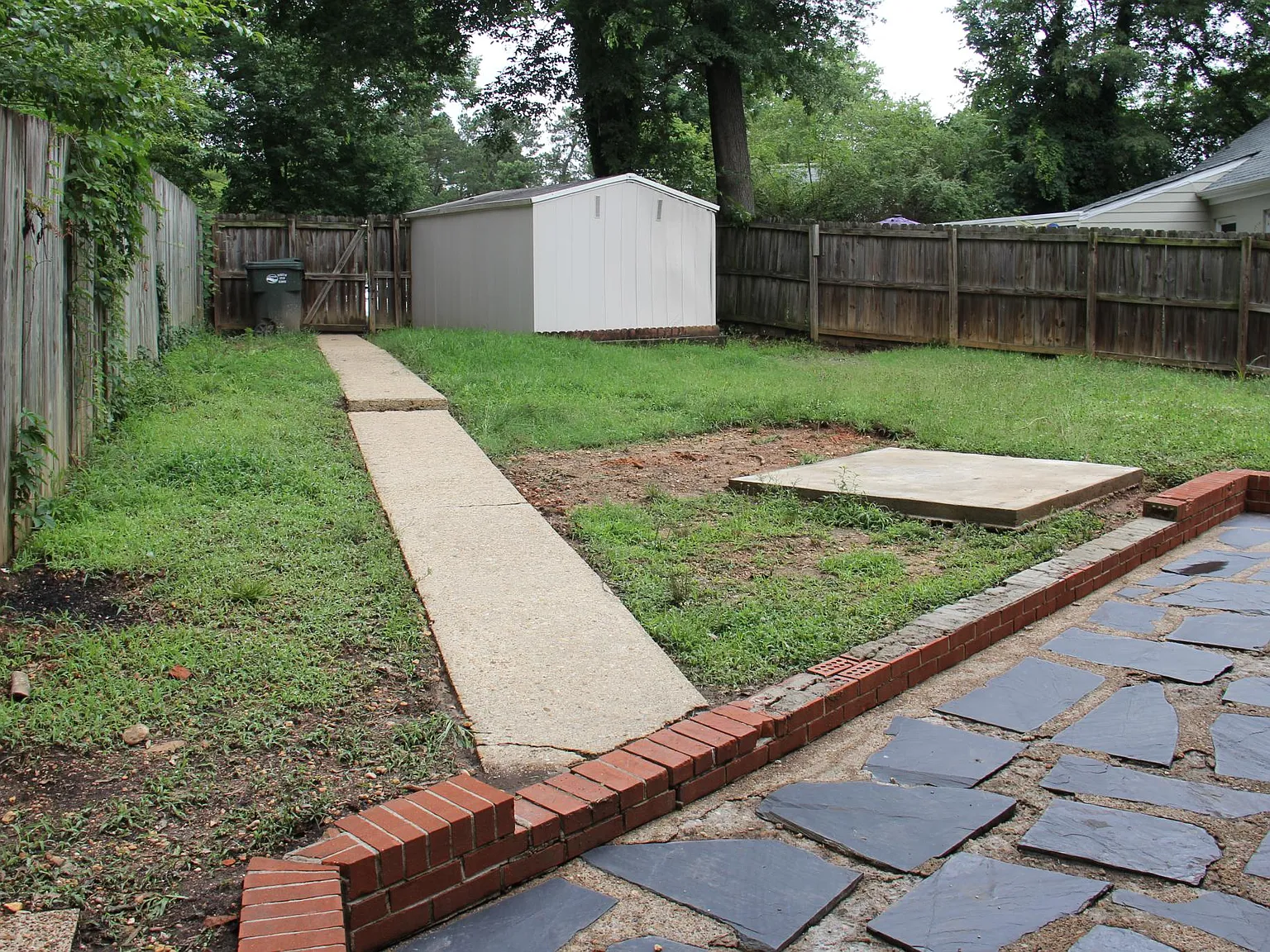 3 bed, 1.5 bath, 1282 sqft, $2,300 — Photo 4