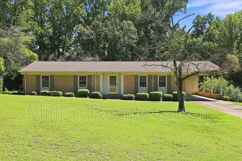 41 Hillcrest Dr