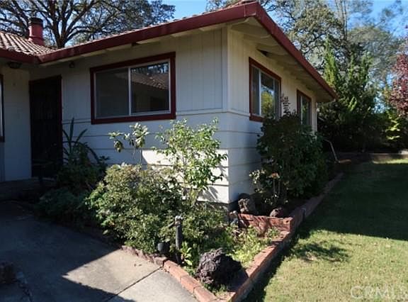 3rd image of 20 Deerwood Dr