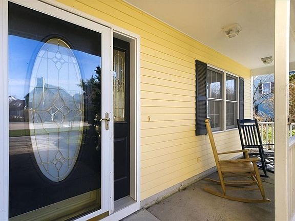 5th image of 124 Clear Pond Dr Unit 124