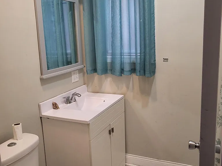 3623 W Grenshaw St #1 — Photo 9