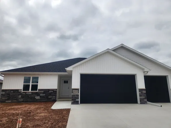 8318 Xavier Dr, Menasha, WI 54952