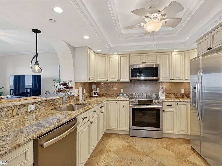 1900 Virginia Ave #802 — Photo 13