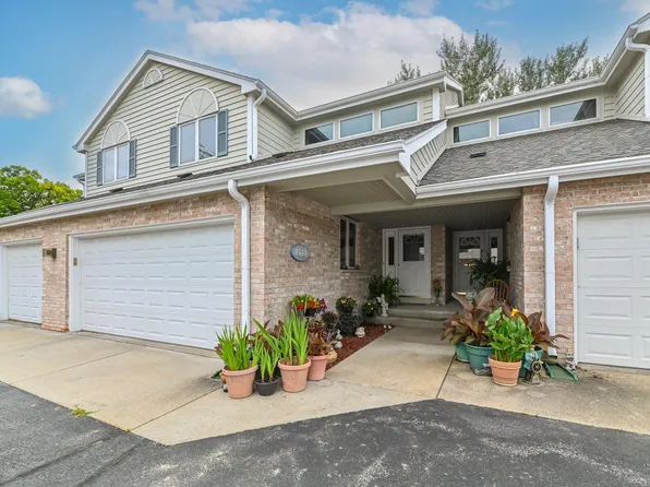 7919 West Wind Lake ROAD #5, Waterford, WI 53185