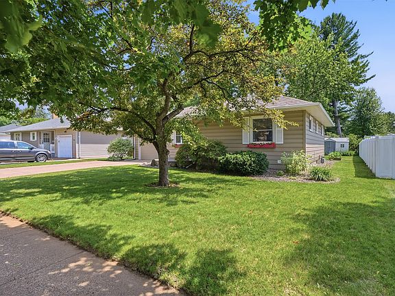 3rd image of 2129 E Lexington Boulevard