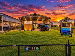 852 S Selwyn Rd, Pt Bolivar, TX 77650