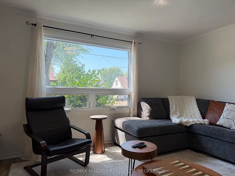 4354 5th Ave — Photo 7