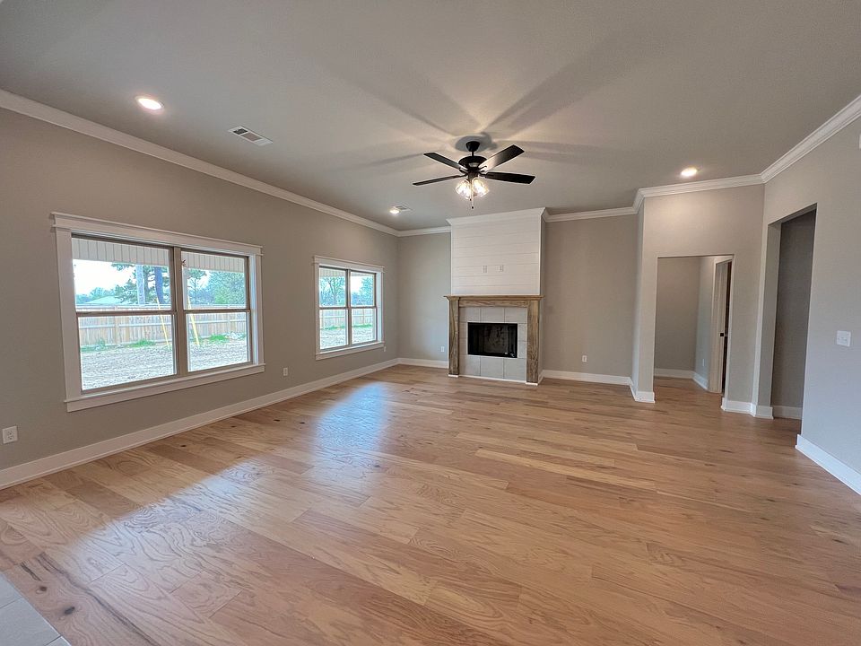 956 Silver Birch St, Tontitown, AR 72762 Zillow