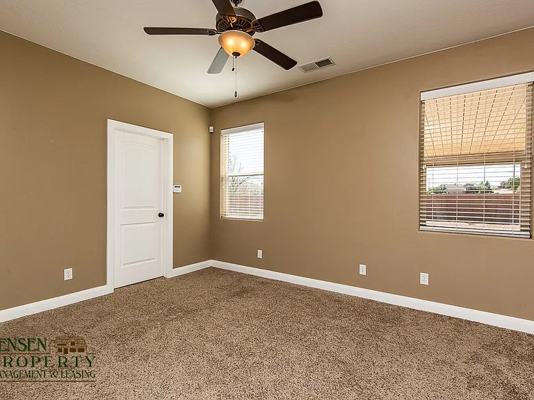 389 N 1270 W — Photo 13