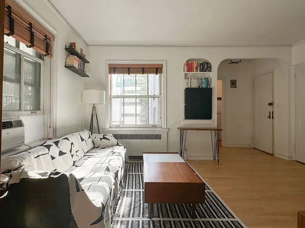 2 Grove St APT 3B, Manhattan, NY 10014