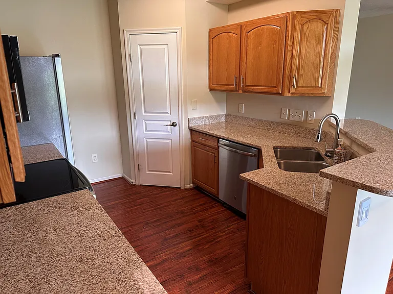 5667 Dockside Dr — Photo 13