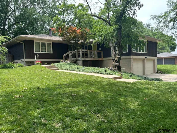 5833 Rolling Hills Blvd, Lincoln, NE 68512