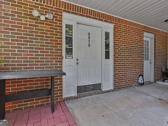 4th image of 6070 Wintergreen Rd