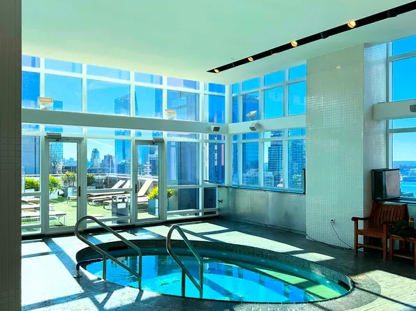 350 West 42nd Street image 18 of 33