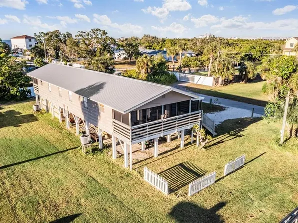 208 S Canal St, Ruskin, FL 33570