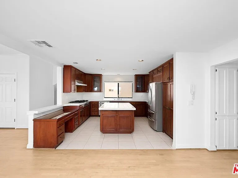6206 Pacific Ave #2 — Photo 4