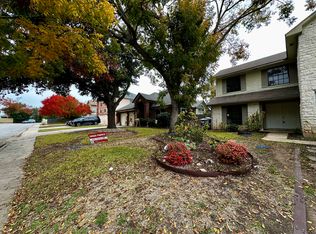 2202 Grove Dr, Round Rock, TX 78681