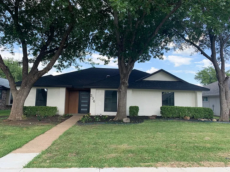 336 Lakewood Ct — Photo 1