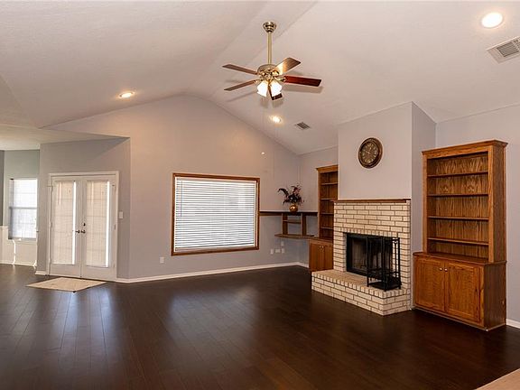 2nd image of 529 Wildwood Trl