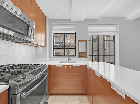 333 E 43rd St APT 705, New York, NY 10017