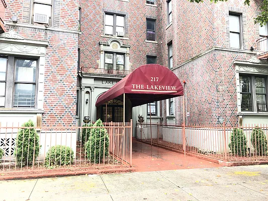 Rented by Lang Realty LLC | media 24