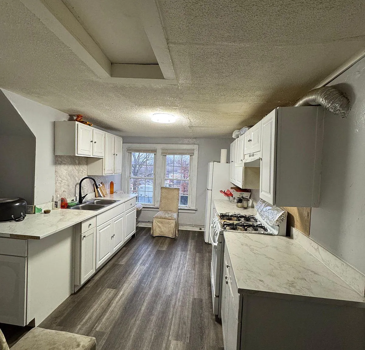543 Orchard St - 3rd Floor — Photo 4