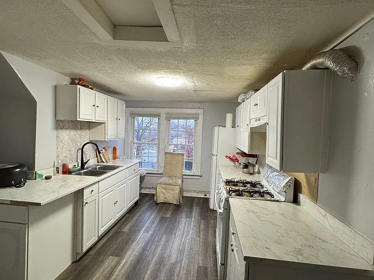 541 Orchard St — Photo 4