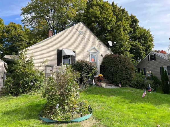 5 Staples Street, Eliot, ME 03903