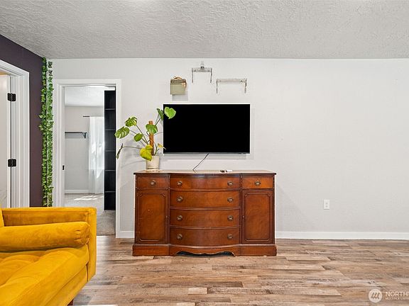 4th image of 1541 Sightly Road