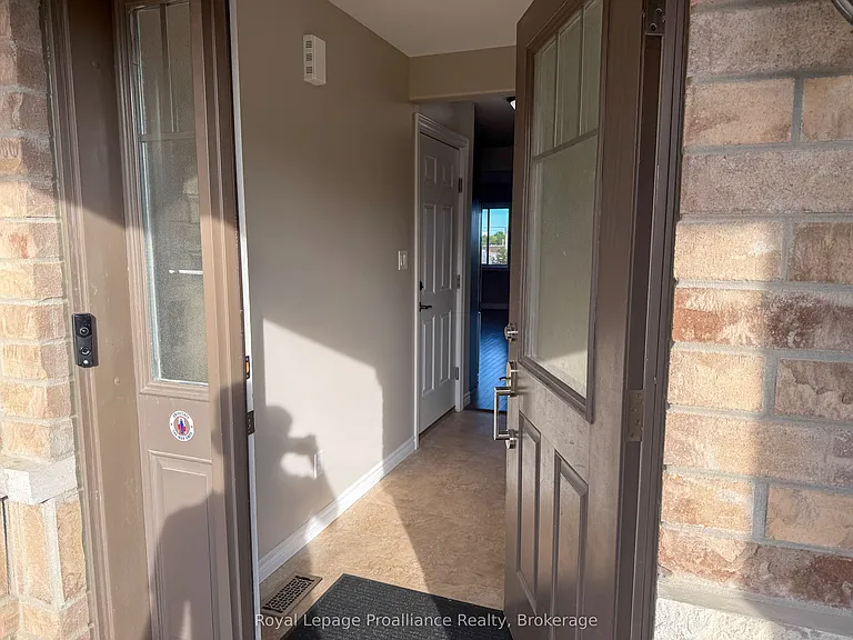 77 Mountain Ash Dr — Photo 3