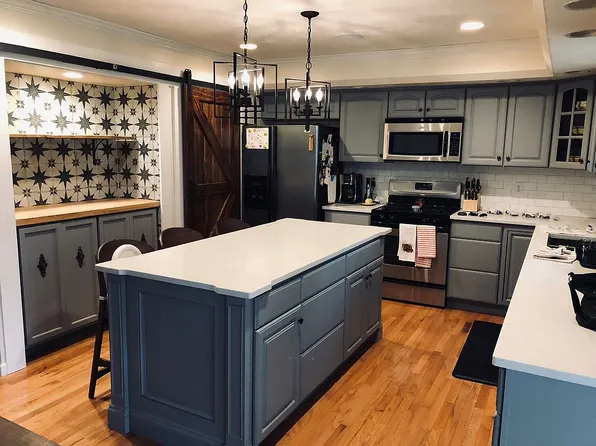 10098 Stella De Oro Ct, North Huntingdon, PA 15642